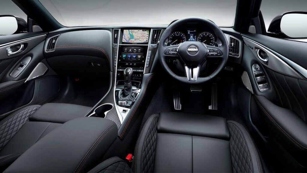 Black Interior on Nissan Skyline 400R Limited