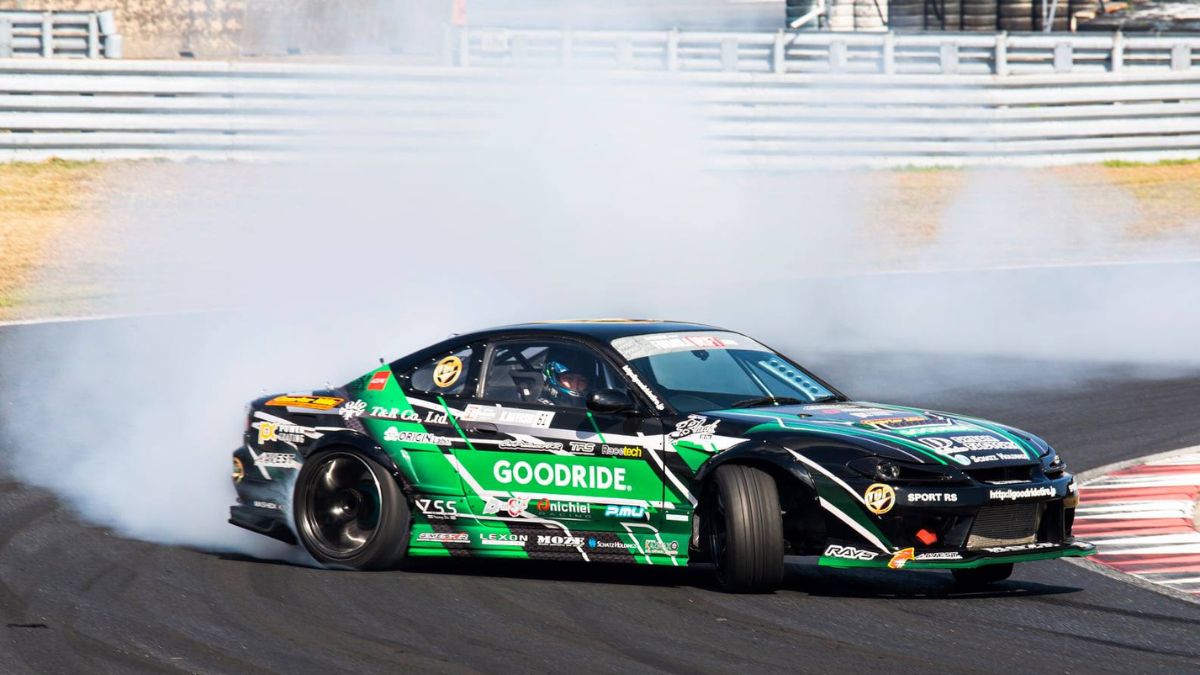 S15 Drifting at Okayama International Circuit