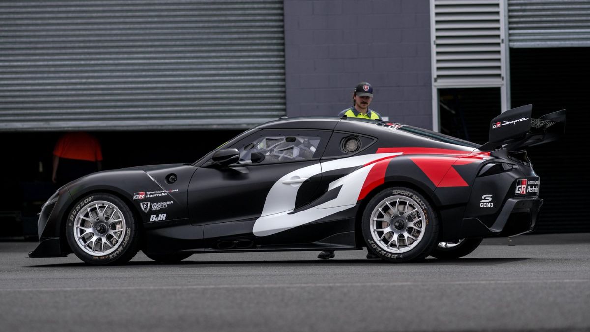 V8 Supra At Bathurst
