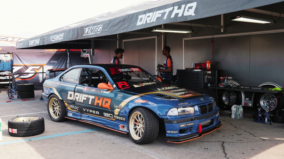 Adam LZ's BMW E36 Drift Car